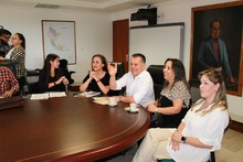 Firma de pacto para conformar la Dirección de la Mujer en los municipios